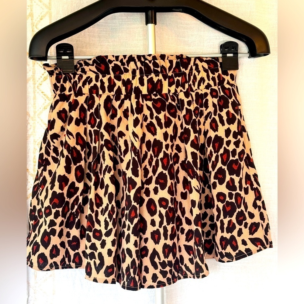 Umgee Shorts/skirt Women's Leopard print Size Small